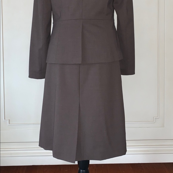 Banana Republic skirt suit: sz 8 blazer sz 6 skirt - Picture 4 of 4